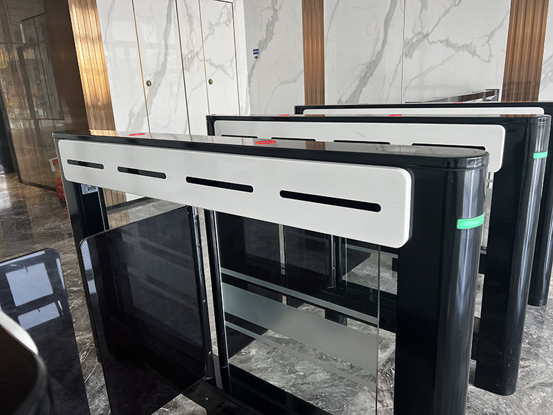 Swing turnstile