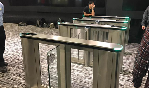 Swing turnstile gates are installed in Kaimenhong gym