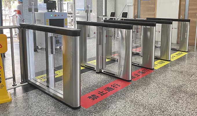LD-S705 speed gate with digital covid certificate- Guangzhou panyu central hospital